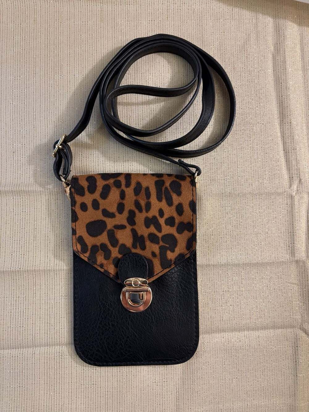 Savethegirls Leopard Print Touchscreen Phone Crossbody Bag - Picture 1 of 6